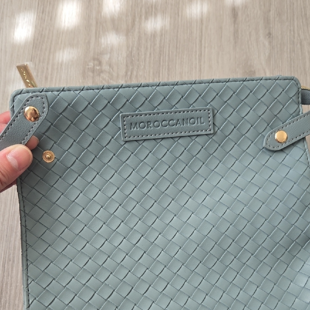 Moroccanoil Slate Woven Clutch - Picture 3 of 9